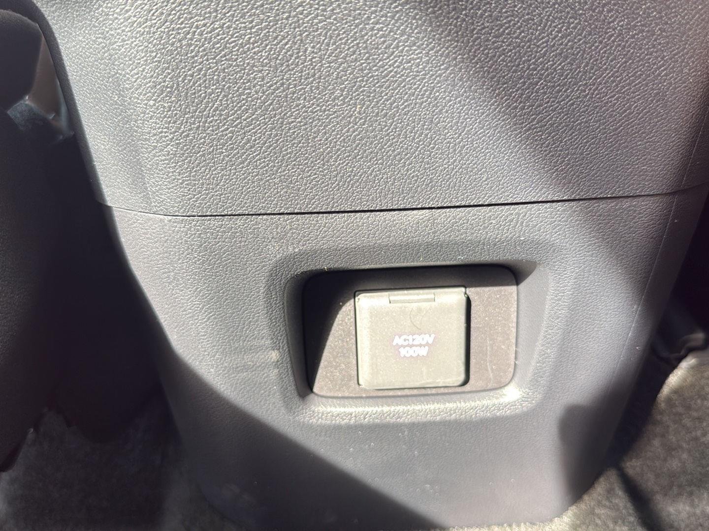 Used 2026 Wind Chill Pearl Toyota Platinum image 18