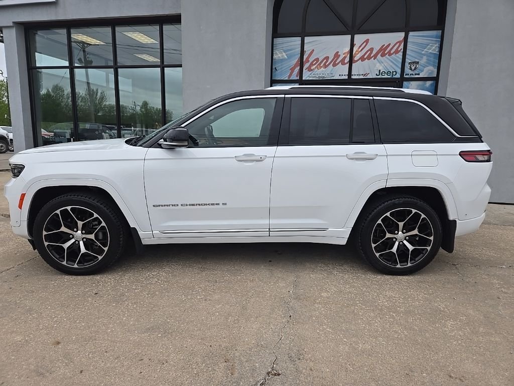 Used 2022 White Jeep Summit Reserve image 6