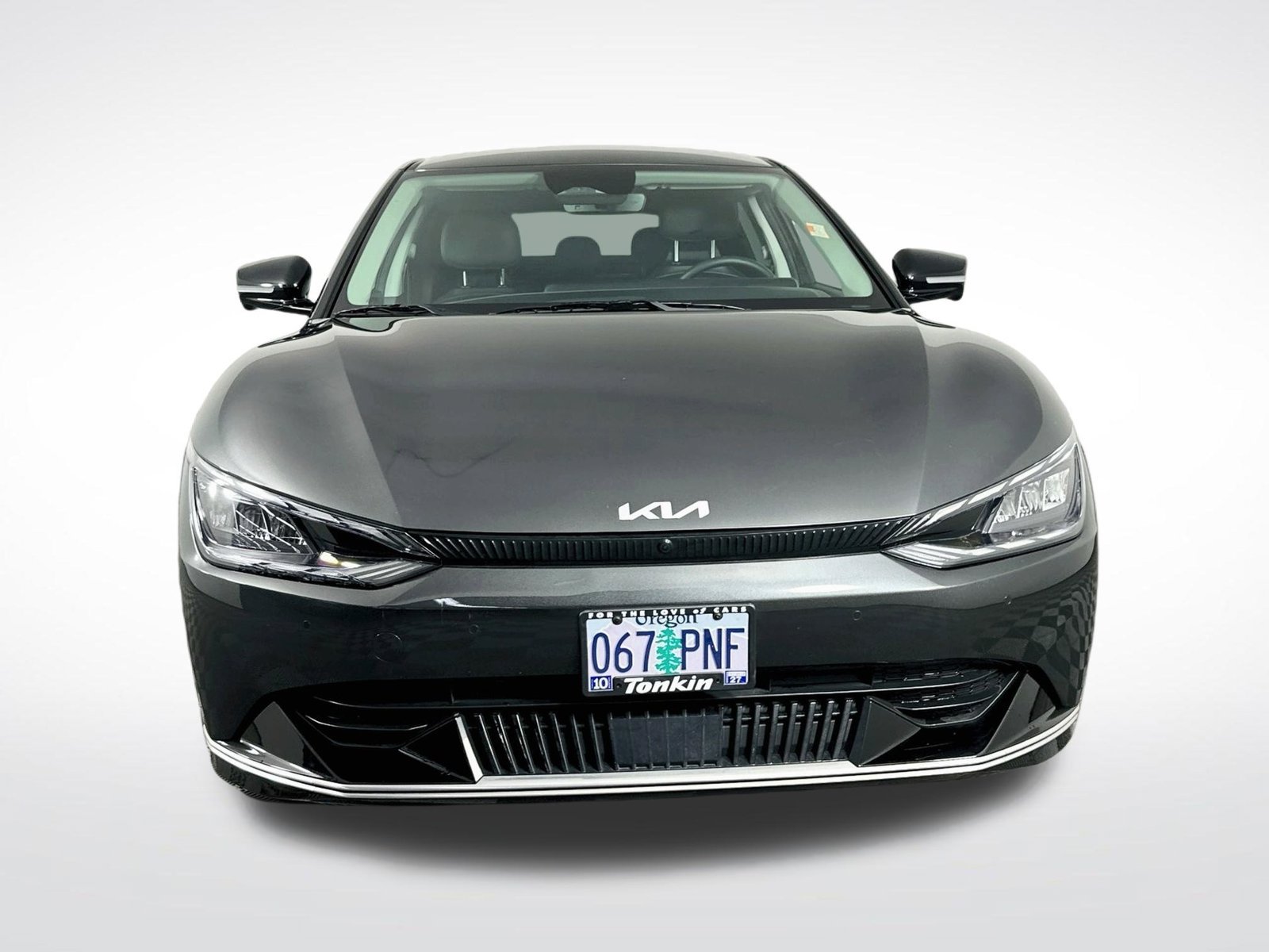 Used 2023 Interstellar Gray Kia Wind image 1