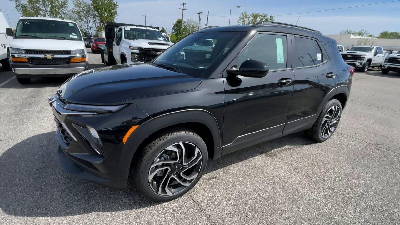 New 2026 Mosaic Black Metallic Chevrolet RS image 6