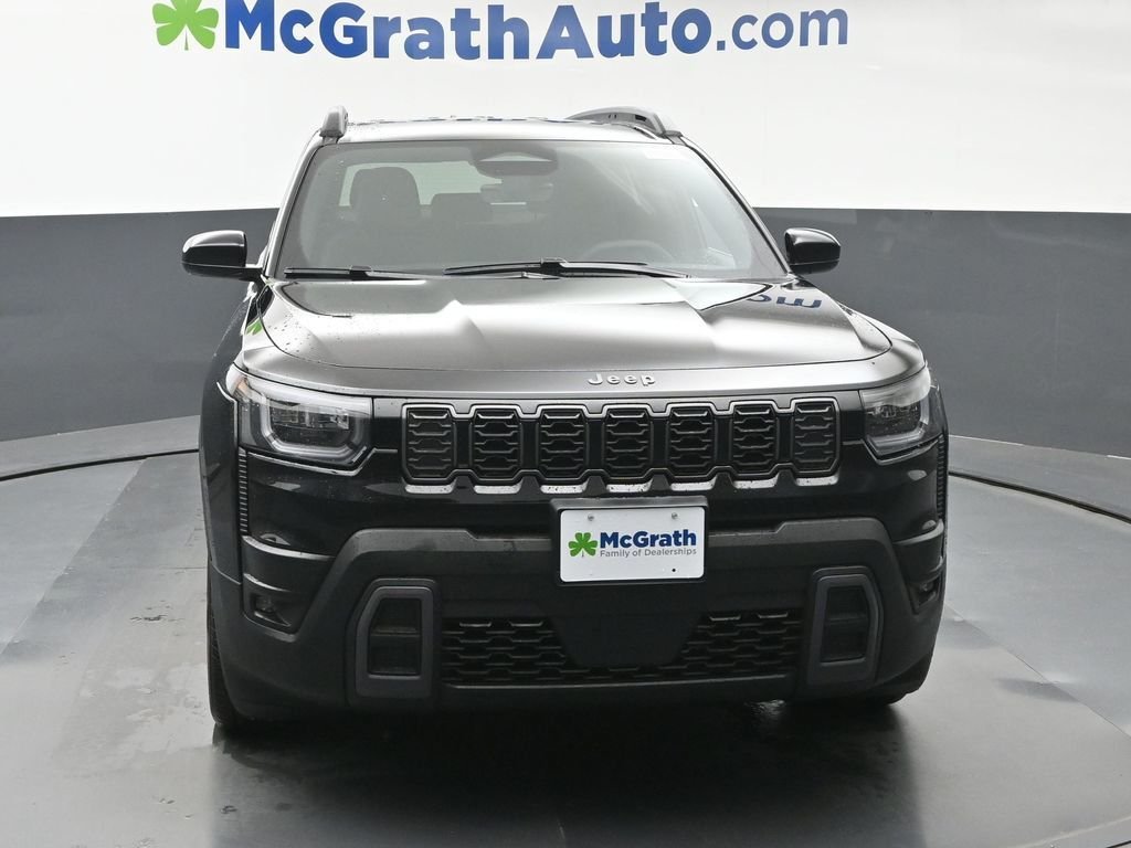 New 2026 Diamond Black Crystal Pearlcoat Jeep Laredo image 4