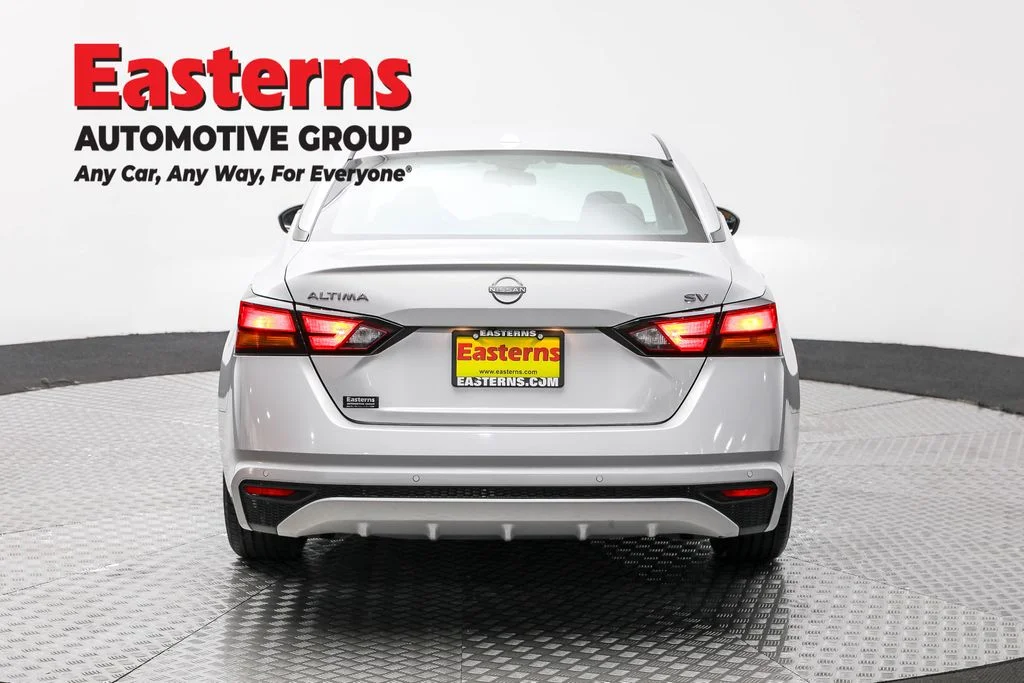 Used 2023 Silver Nissan 2.5 SV image 6