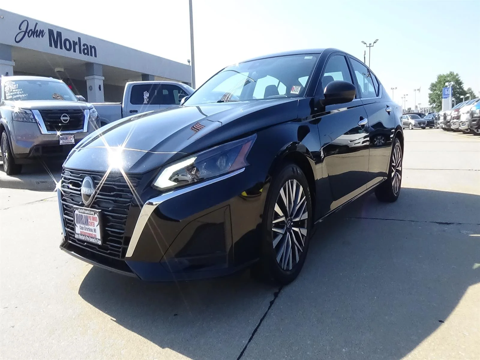 Used 2025 Super Black (kh3) Nissan 2.5 SV image 2