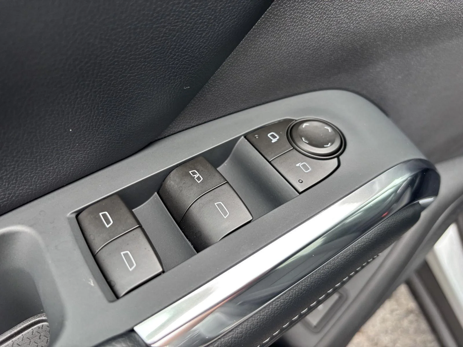 New 2026 Sterling Gray Metallic Chevrolet LT image 38