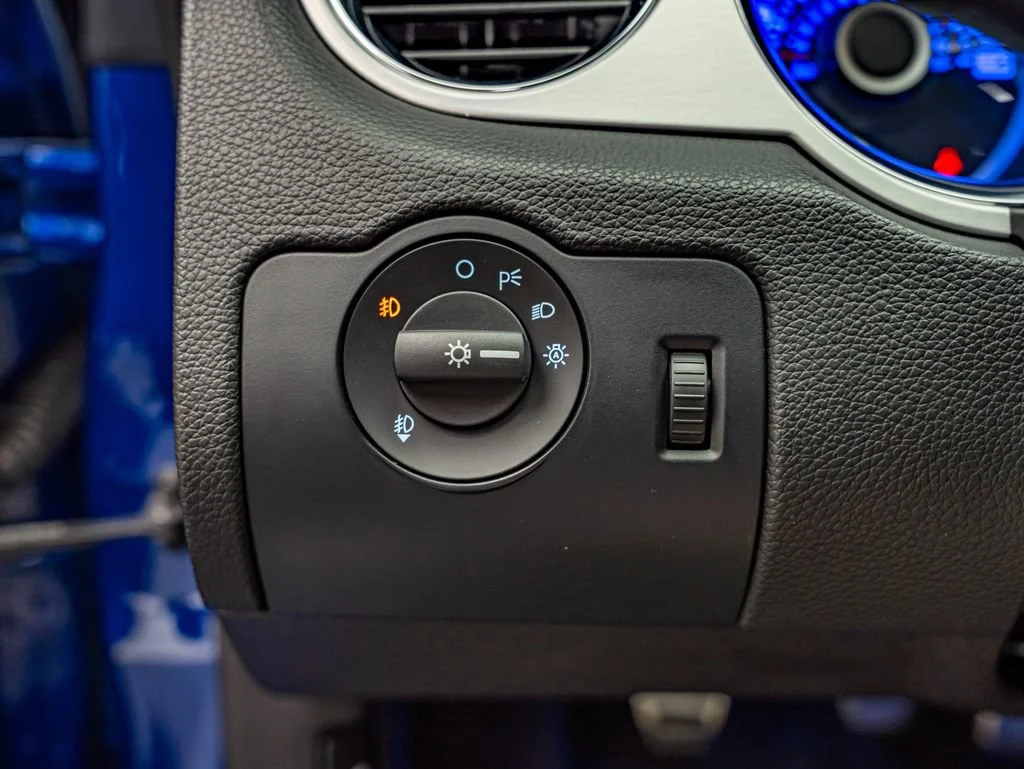 Used 2013 Blue Metallic Ford GT Premium image 27