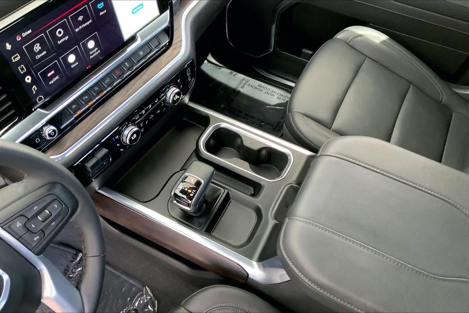 Used 2025 Onyx Black GMC SLT image 17