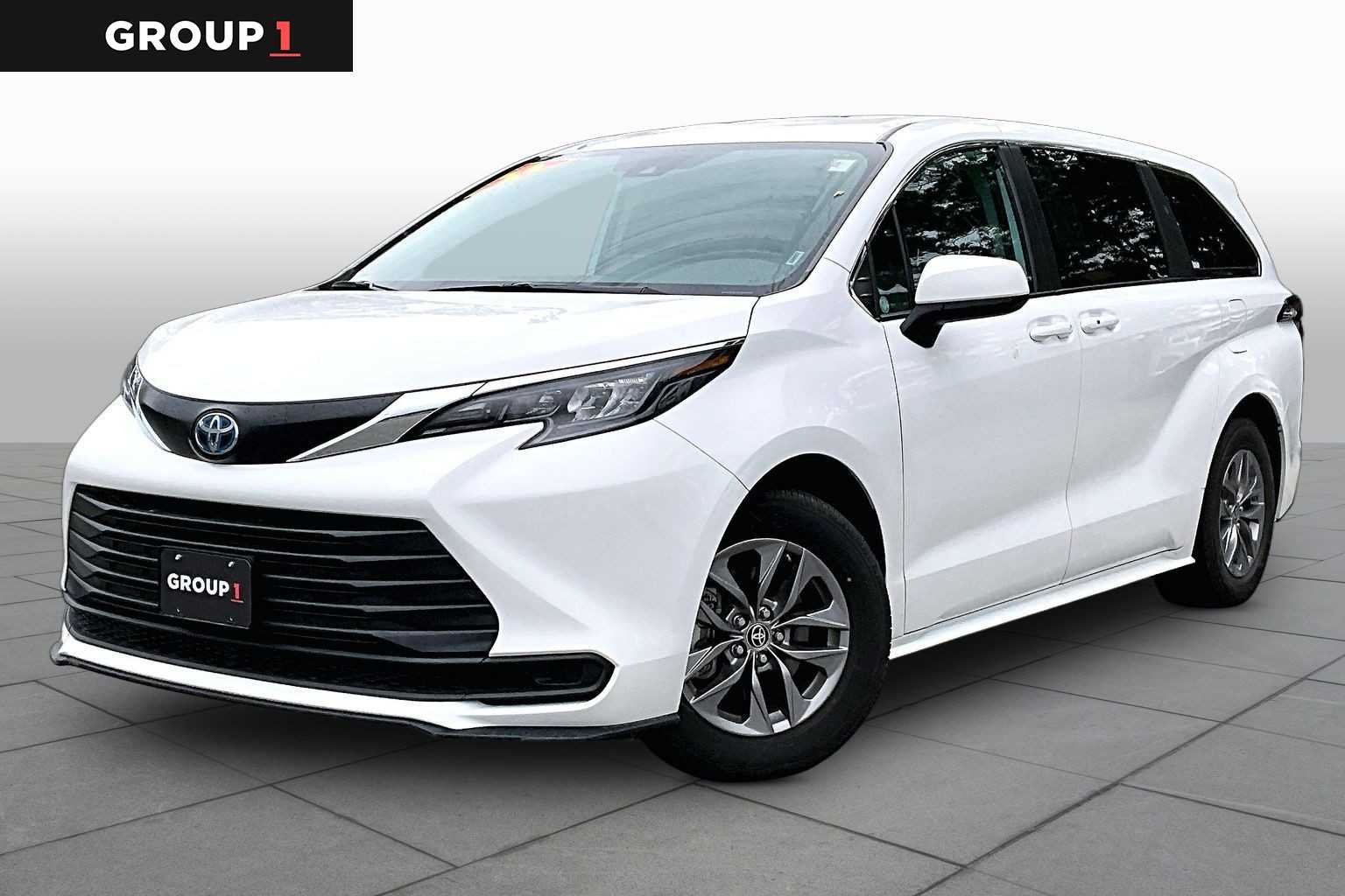 2024 Toyota Sienna LE
