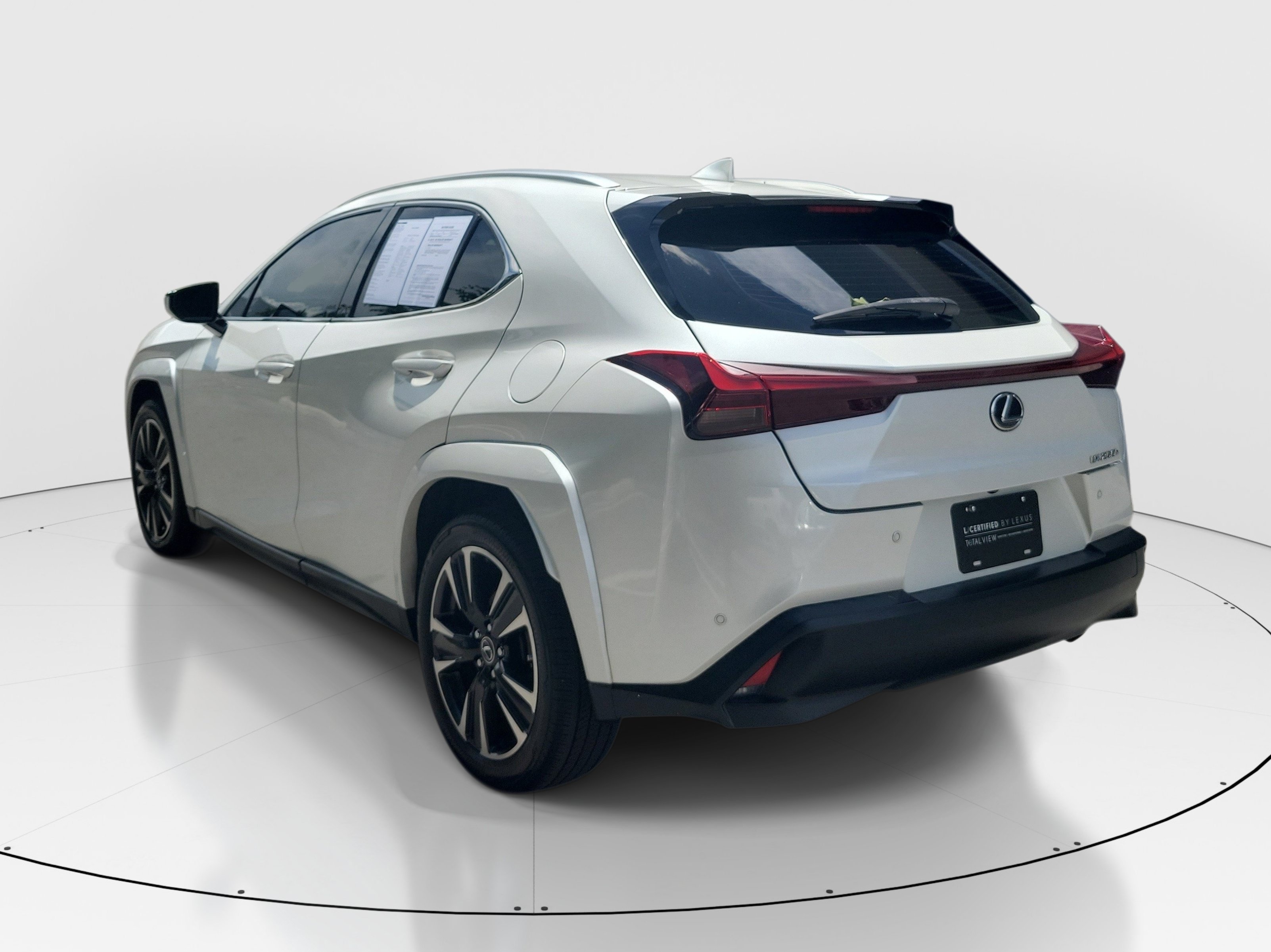 Used 2023 White Pearl Lexus 250h Premium image 4
