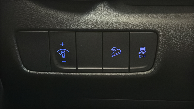 Used 2023 Ultra Black Pearl Hyundai SEL image 28