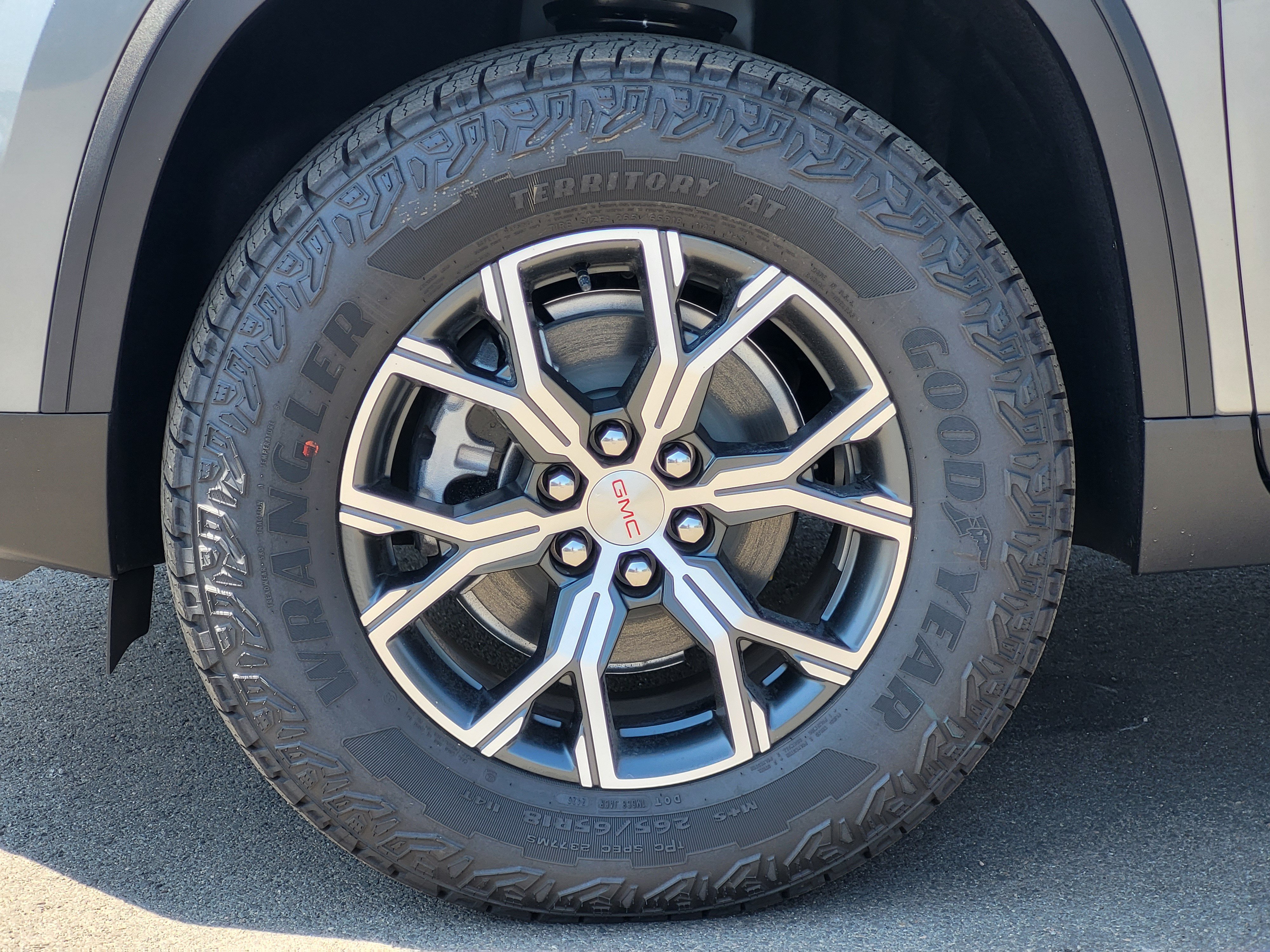 2026 GMC Acadia AT4 - Photo 10