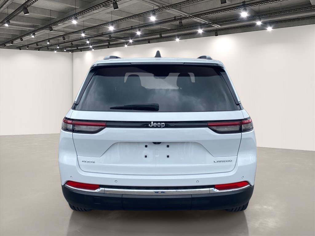 Used 2023 Bright White Clearcoat Jeep Laredo image 6