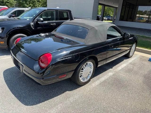 Used 2003 Black Ford Base image 4