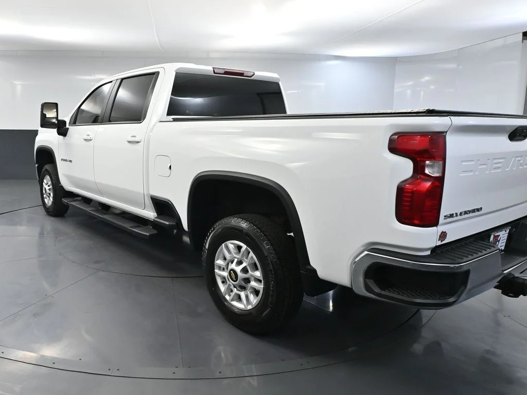 Used 2022  Chevrolet LT image 9