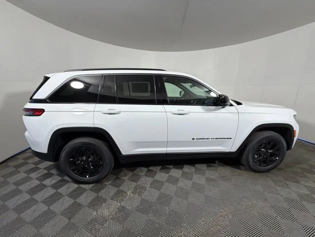 New 2026 White Jeep Altitude image 8