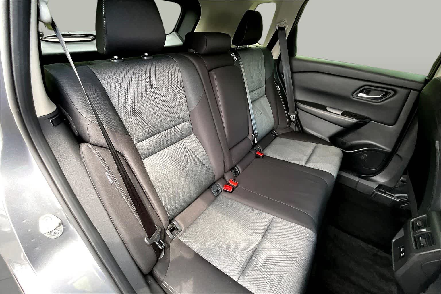 Used 2025 Gun Metallic Nissan SV image 21