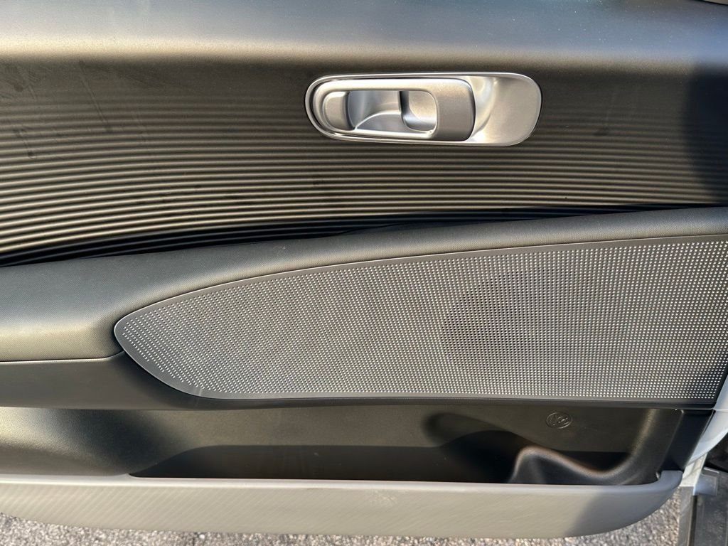 2025 Hyundai IONIQ 6 SE - Photo 9