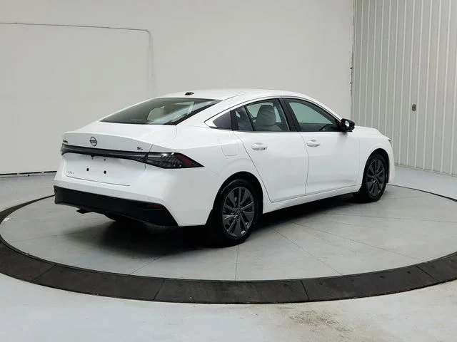 New 2026 White Nissan SL image 7