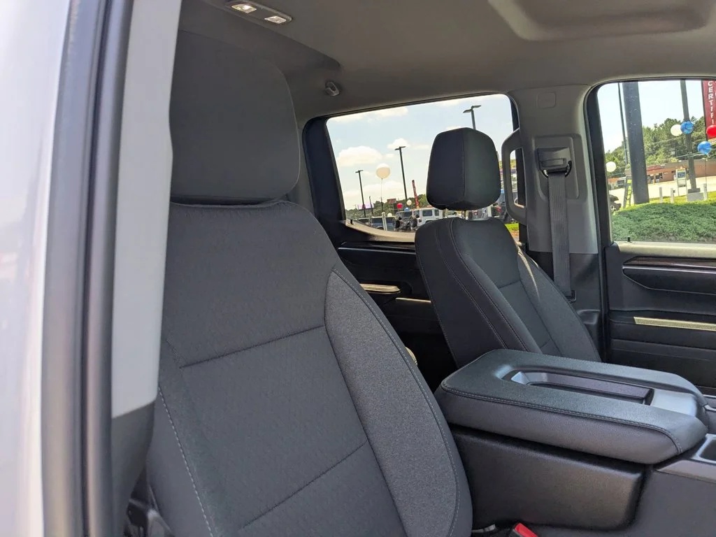 Used 2022 Summit White Chevrolet LT image 27