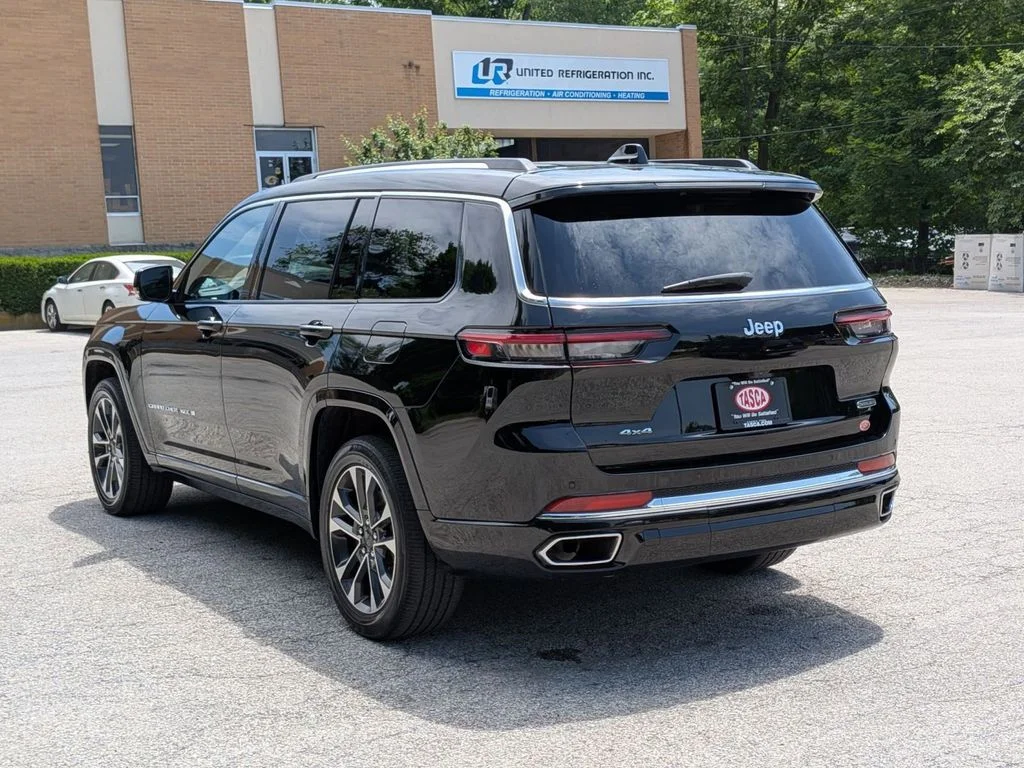 Used 2023 Black Jeep Overland image 10