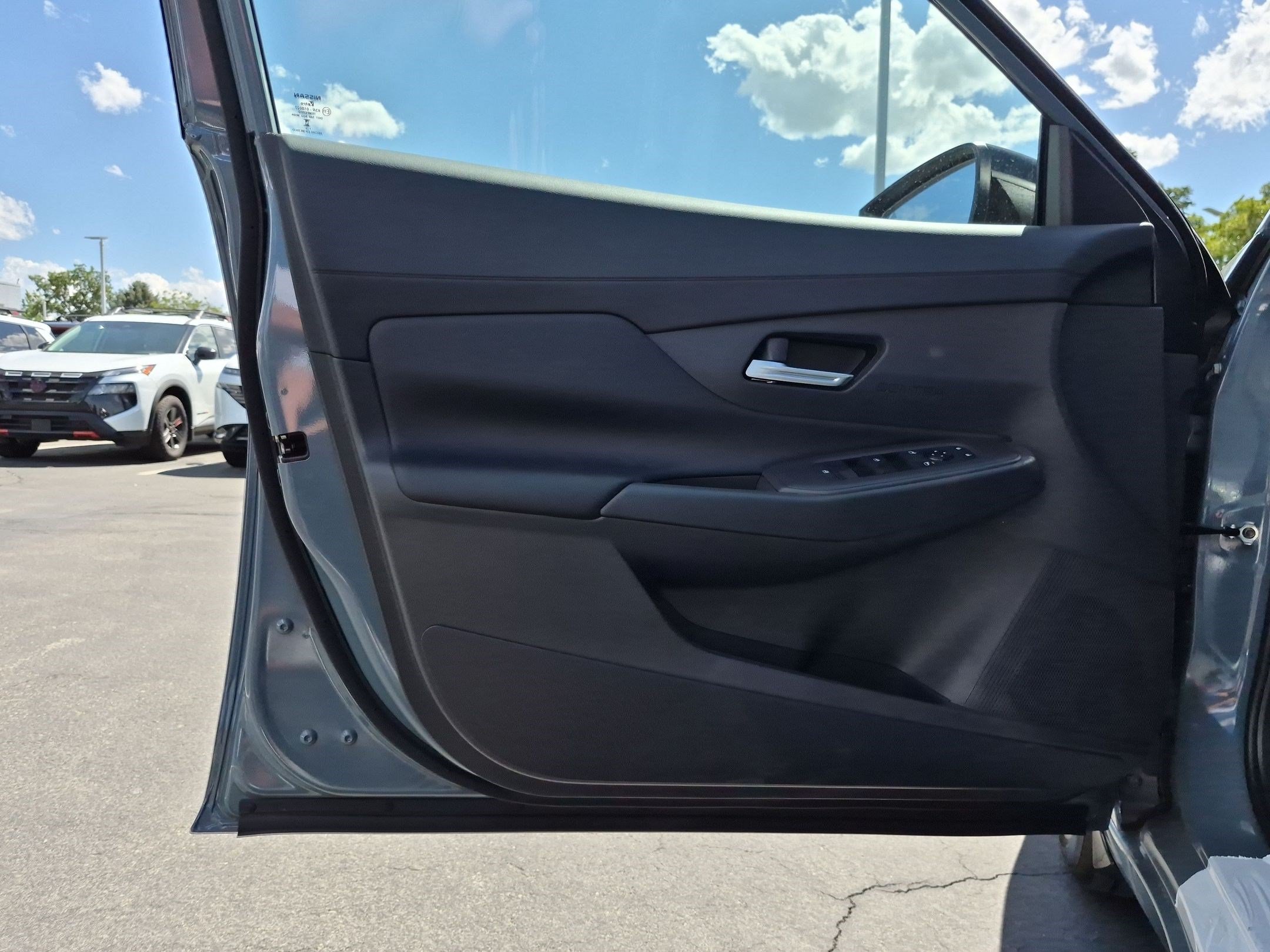 New 2027 Atlantic Gray Metallic Nissan SV image 16