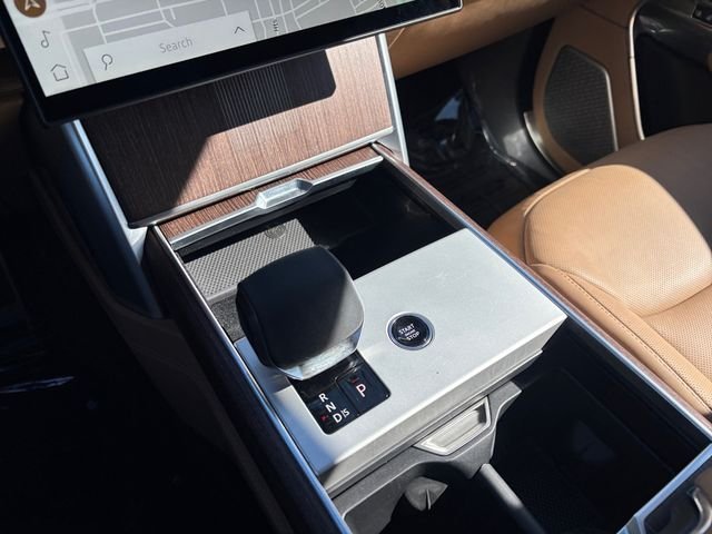 Certified Used 2025 Velocity Blue SV Bespoke Ultra Gloss Land Rover Autobiography image 24