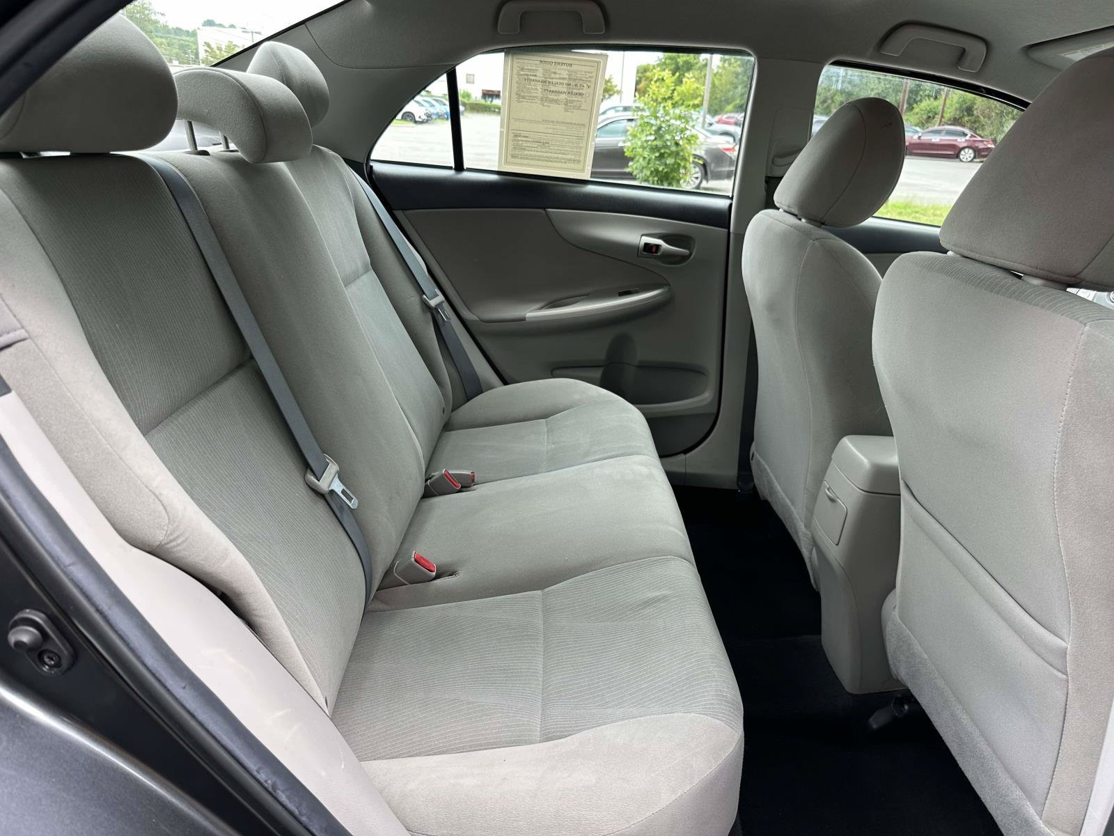 Used 2013 Gray Toyota LE image 31