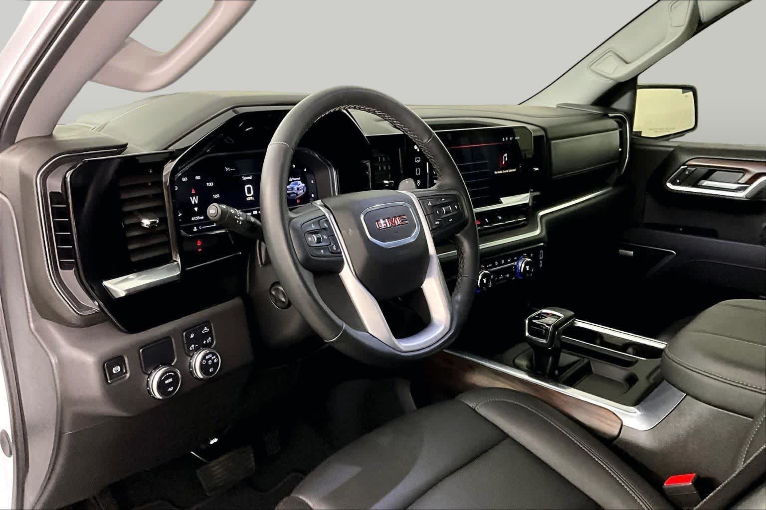 Used 2025 Summit White GMC SLT image 17