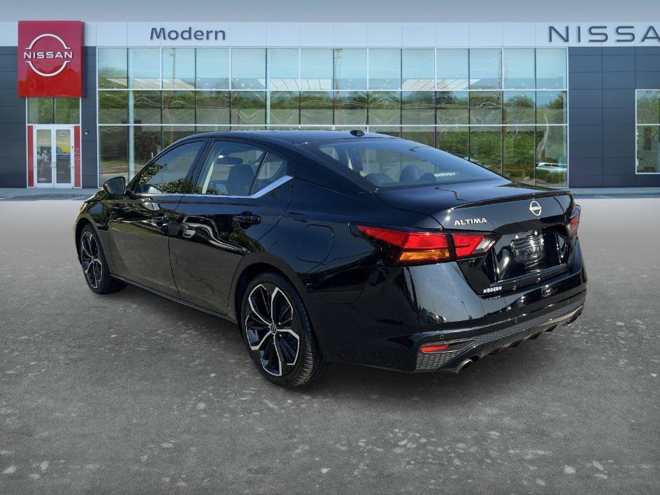 Certified Used 2024 Super Black Nissan 2.5 SR image 7