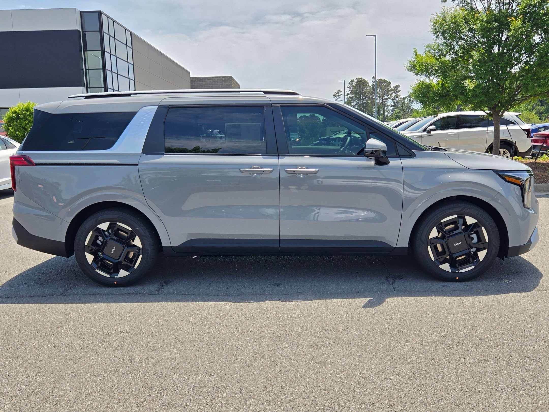 New 2026 Ceramic Silver Kia EX image 8
