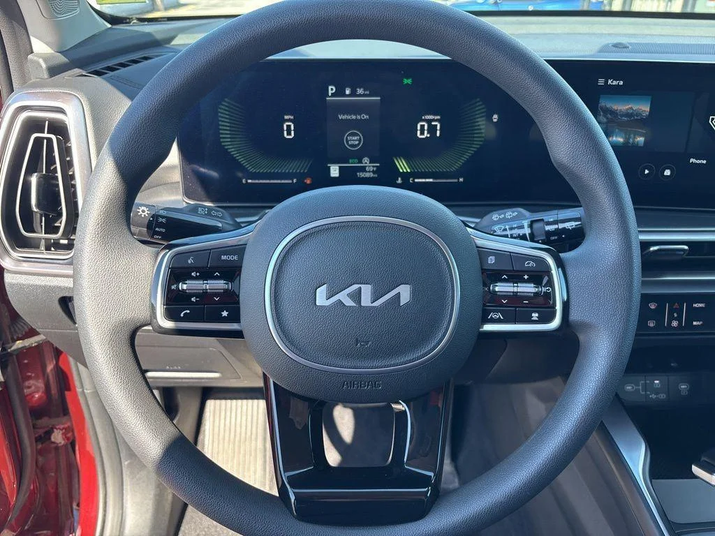 Used 2025 Red Kia LX image 19