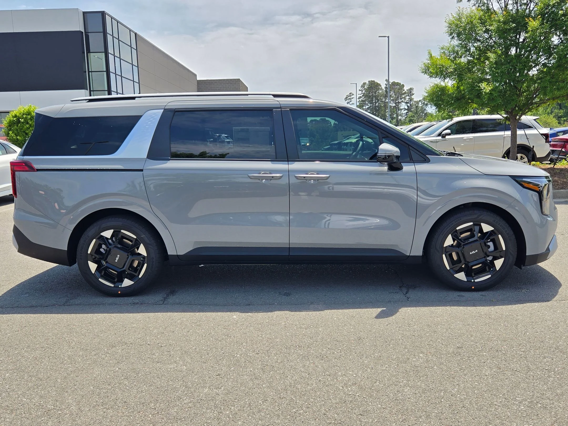 New 2026 Ceramic White Kia EX image 8