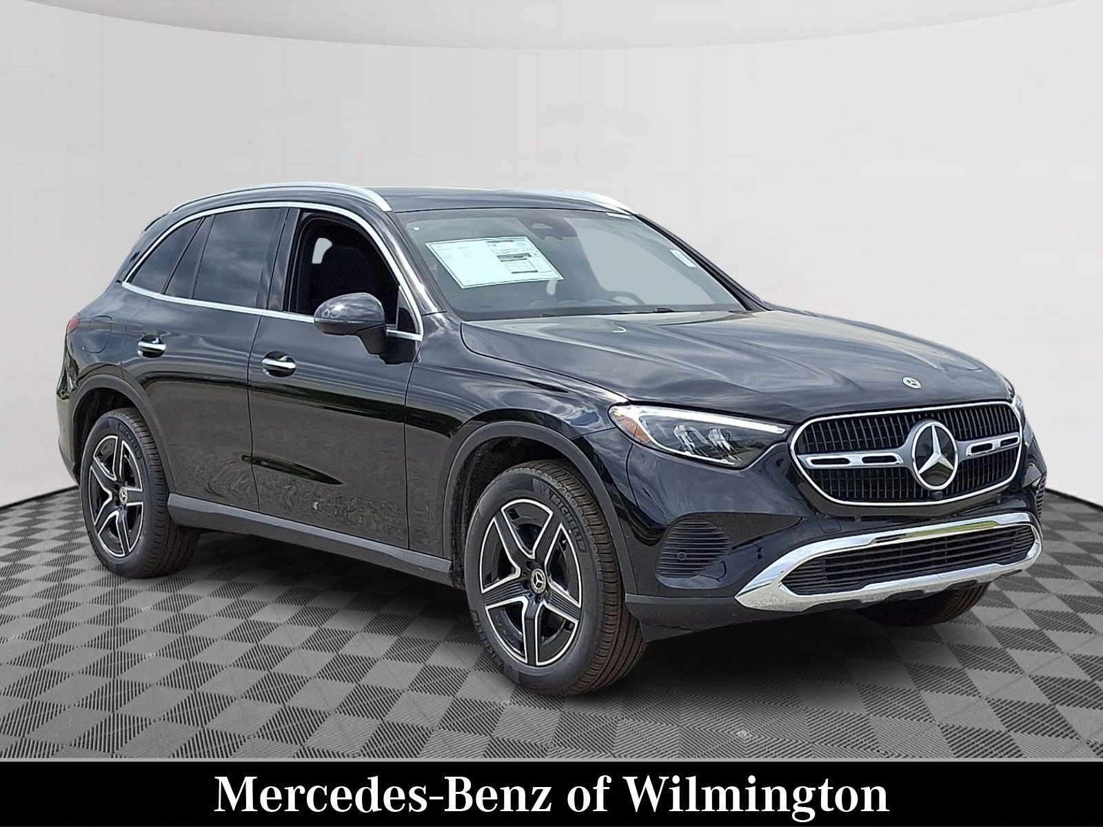 New 2026 Black Mercedes-Benz GLC 300 image 1