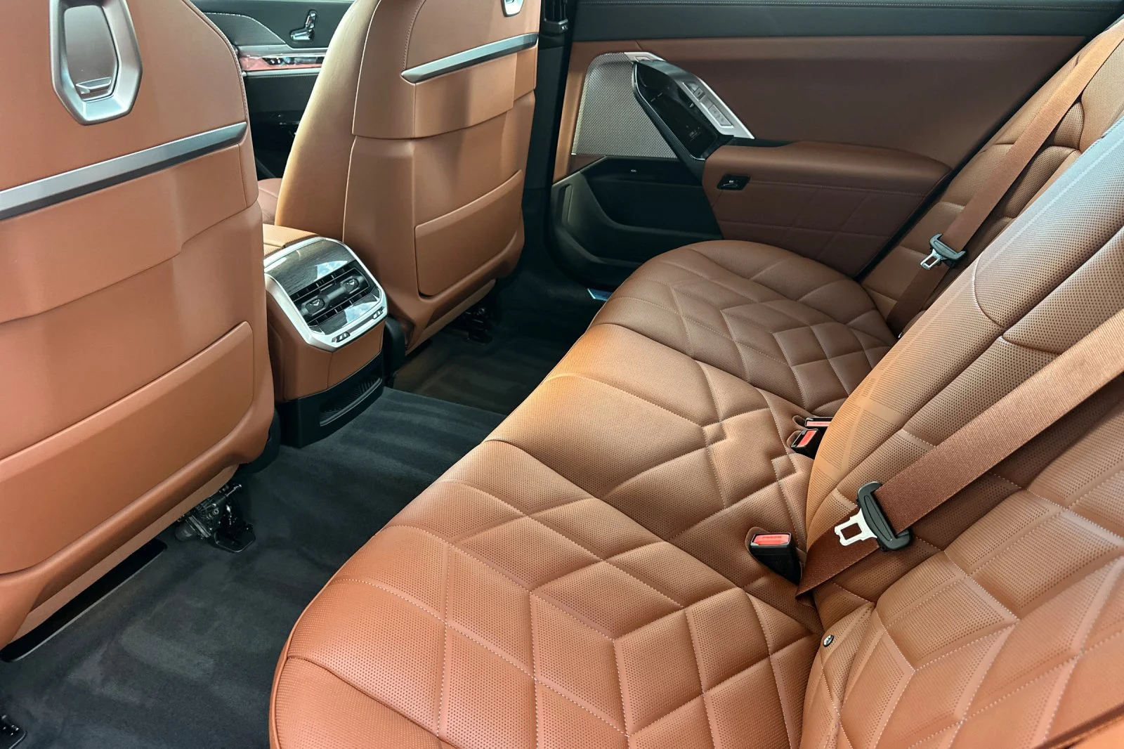 New 2026 Frozen Deep Grey Metallic BMW 740i image 9