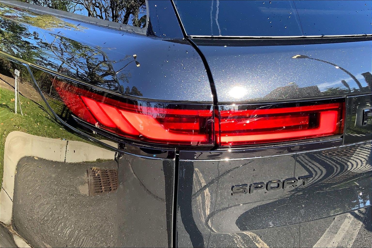 New 2027 Santorini Black Land Rover  SE P360 image 14