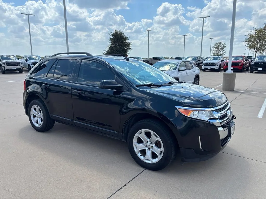 Used 2014  Ford SEL image 5