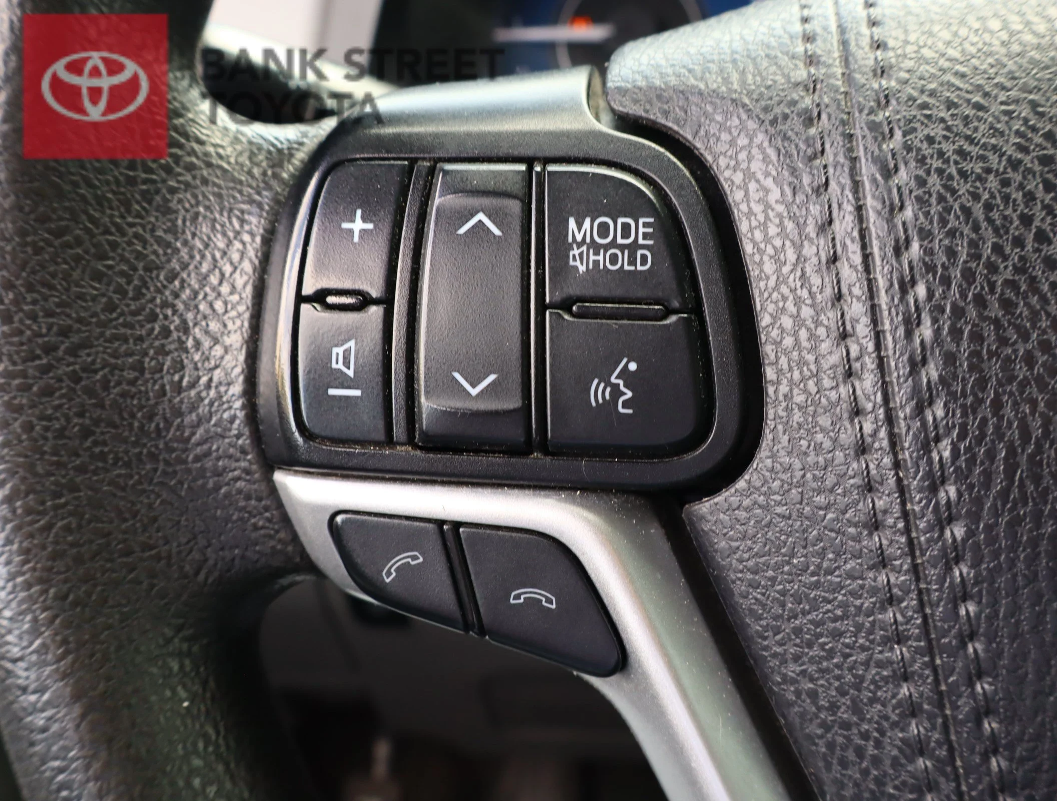 Used 2020 0218 Midnight Black Toyota LE image 15
