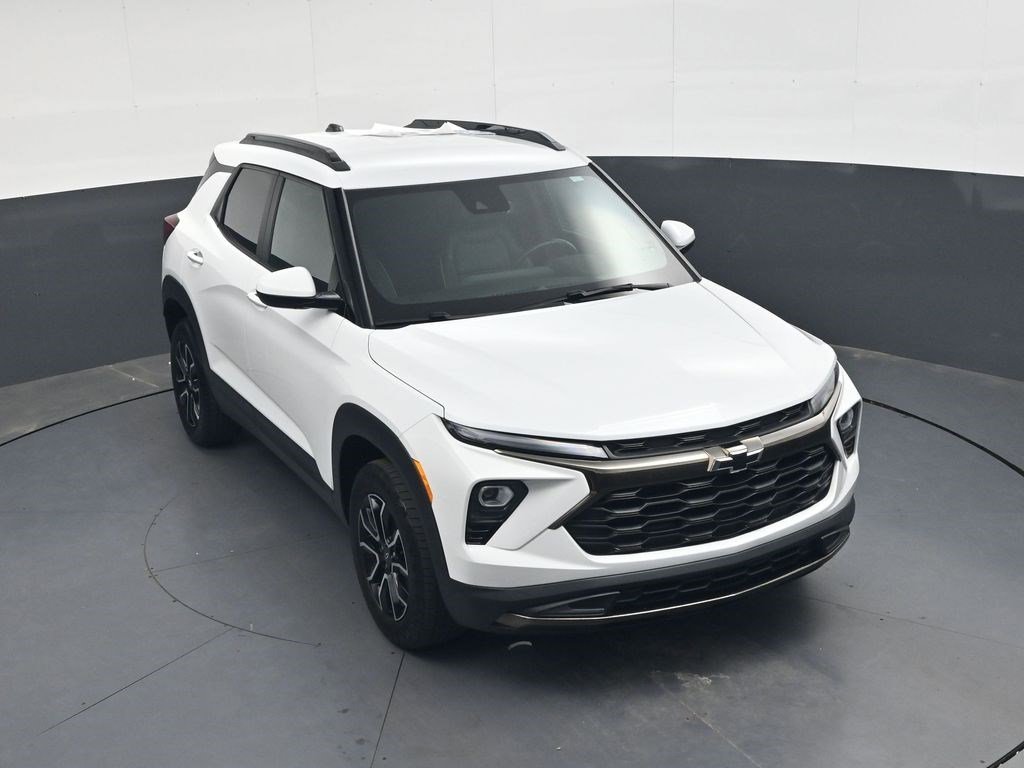 Used 2024 Summit White Chevrolet ACTIV image 22
