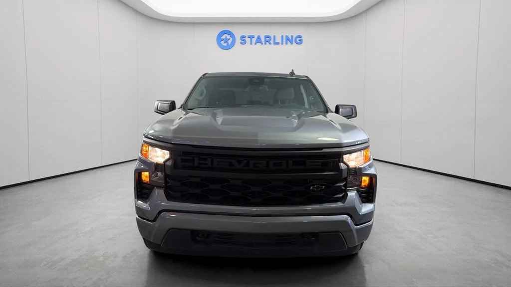 Used 2023 STERLING GRAY METALLIC Chevrolet Custom image 15