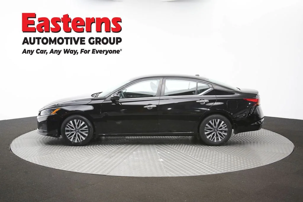 Used 2023 Black Nissan 2.5 SV image 59