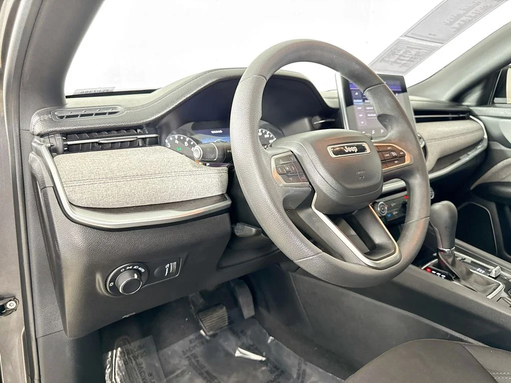 Used 2023 Gray Jeep Sport image 9