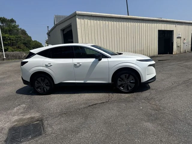 Used 2025 White Nissan SL image 4