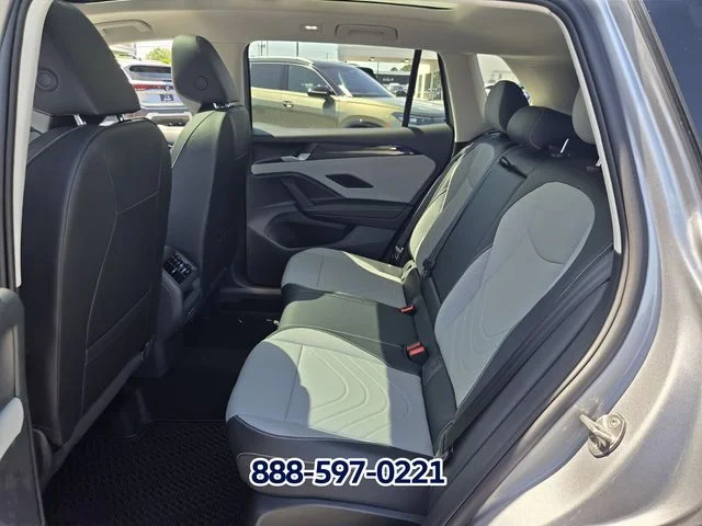 New 2026 Pyrite Silver Metallic Volkswagen 2.0T SE image 8