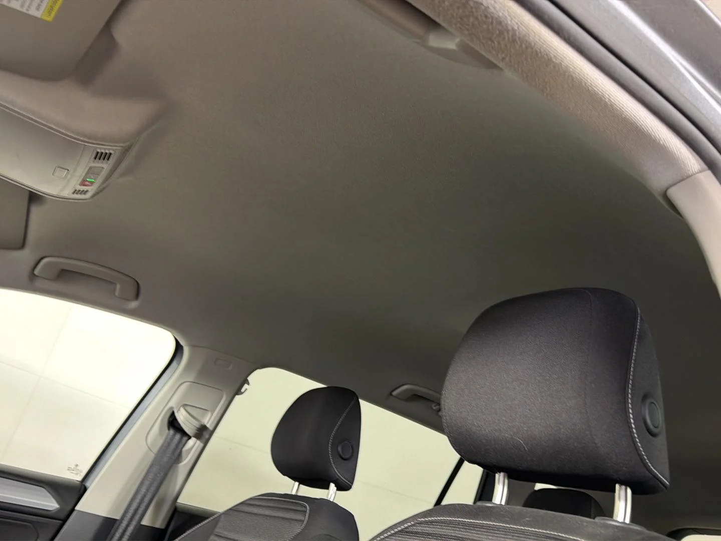 Certified Used 2023 Platinum Gray Metallic Volkswagen S image 5