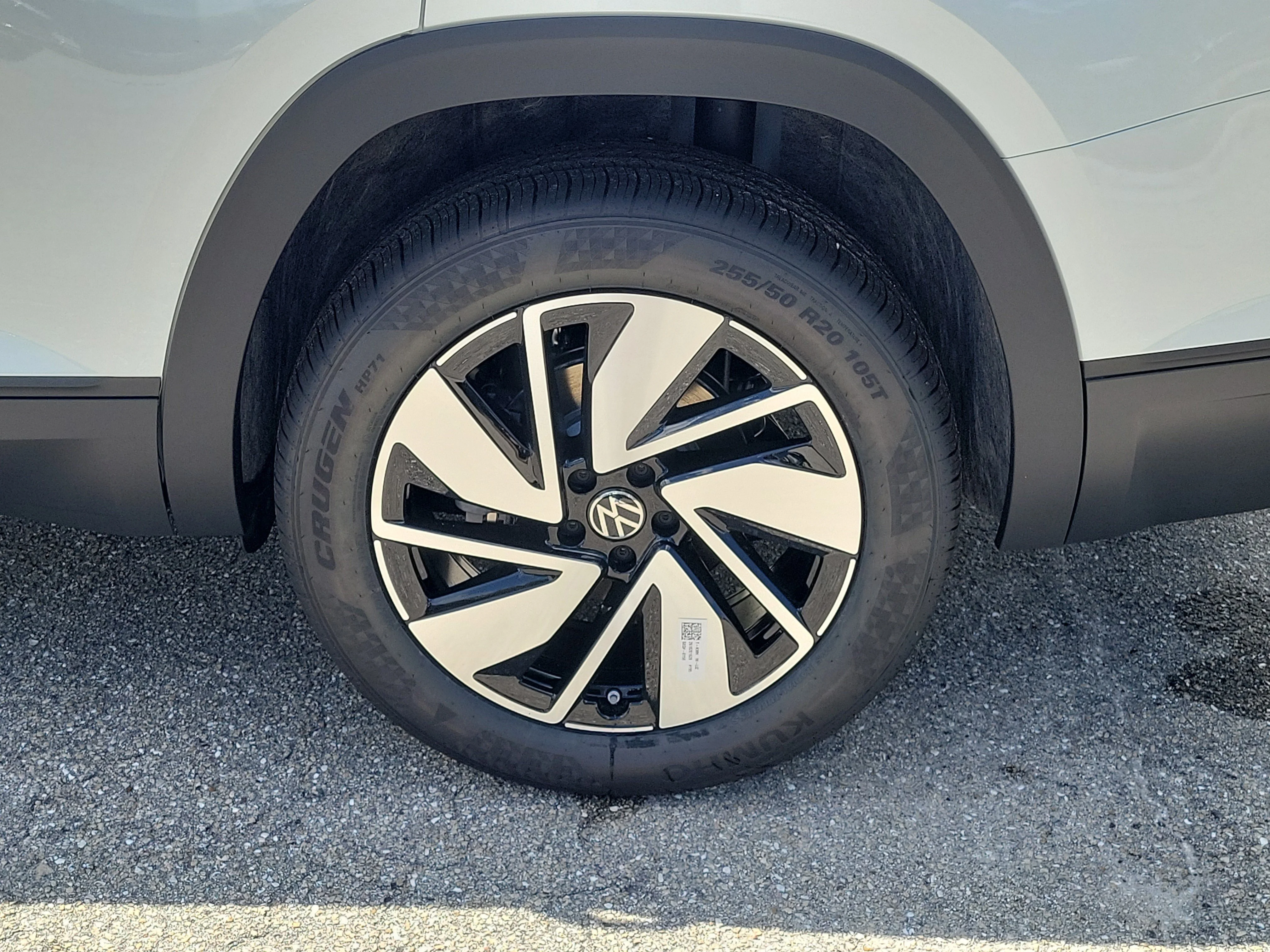 New 2026 White Volkswagen 2.0T SE w/Technology image 31