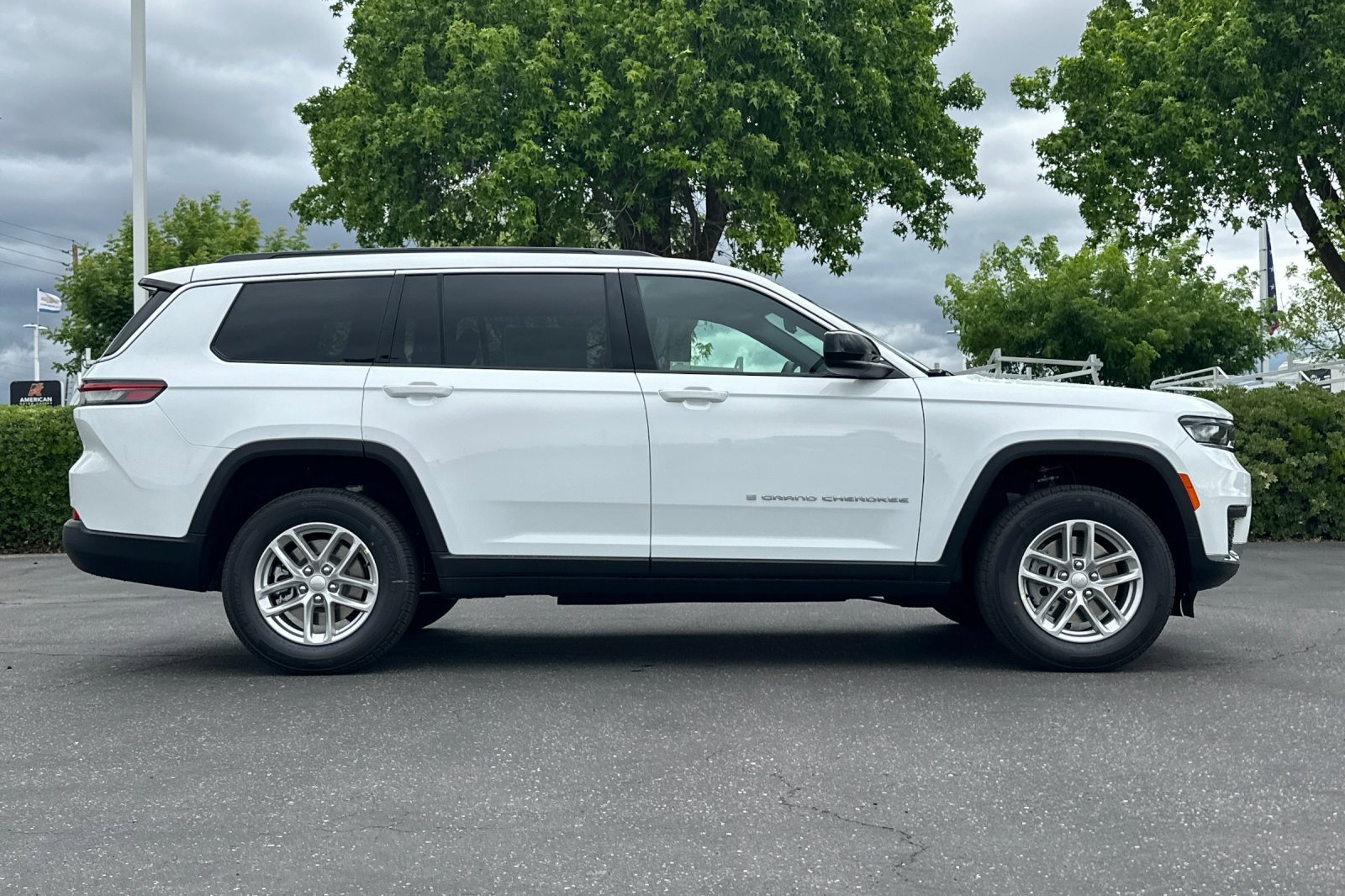 New 2026 Bright White Clearcoat Jeep Laredo X image 3