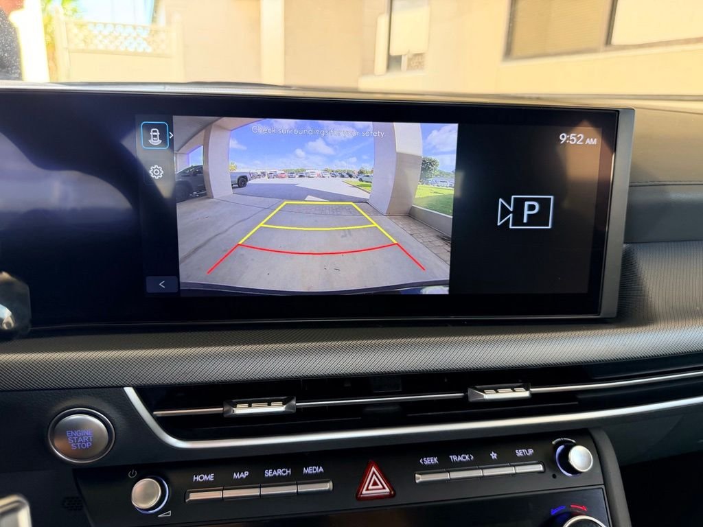 Used 2025 Black Hyundai SEL image 27