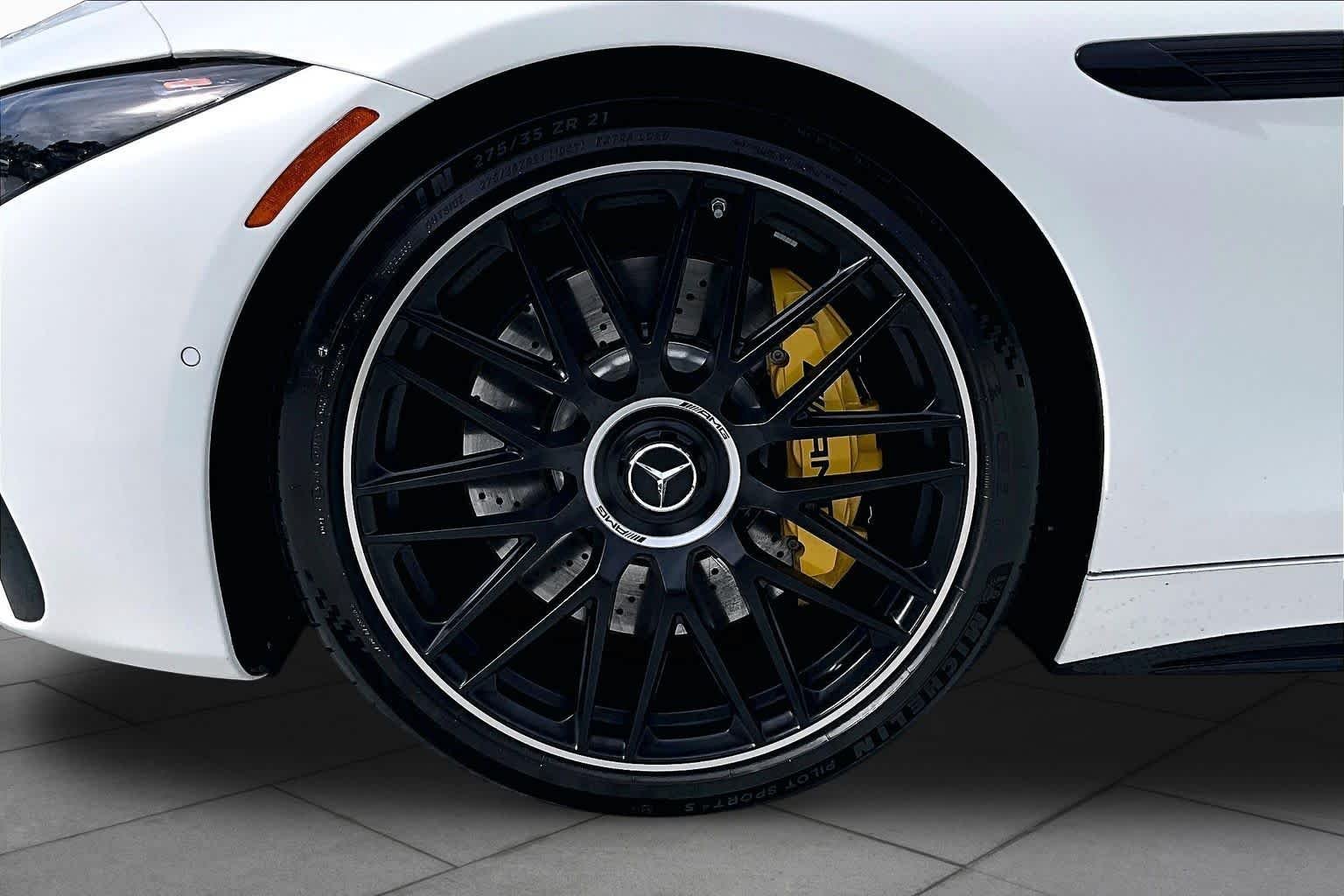 Certified Used 2022 MANUFAKTUR Moonlight White Metallic Mercedes-Benz AMG® SL 55 image 10