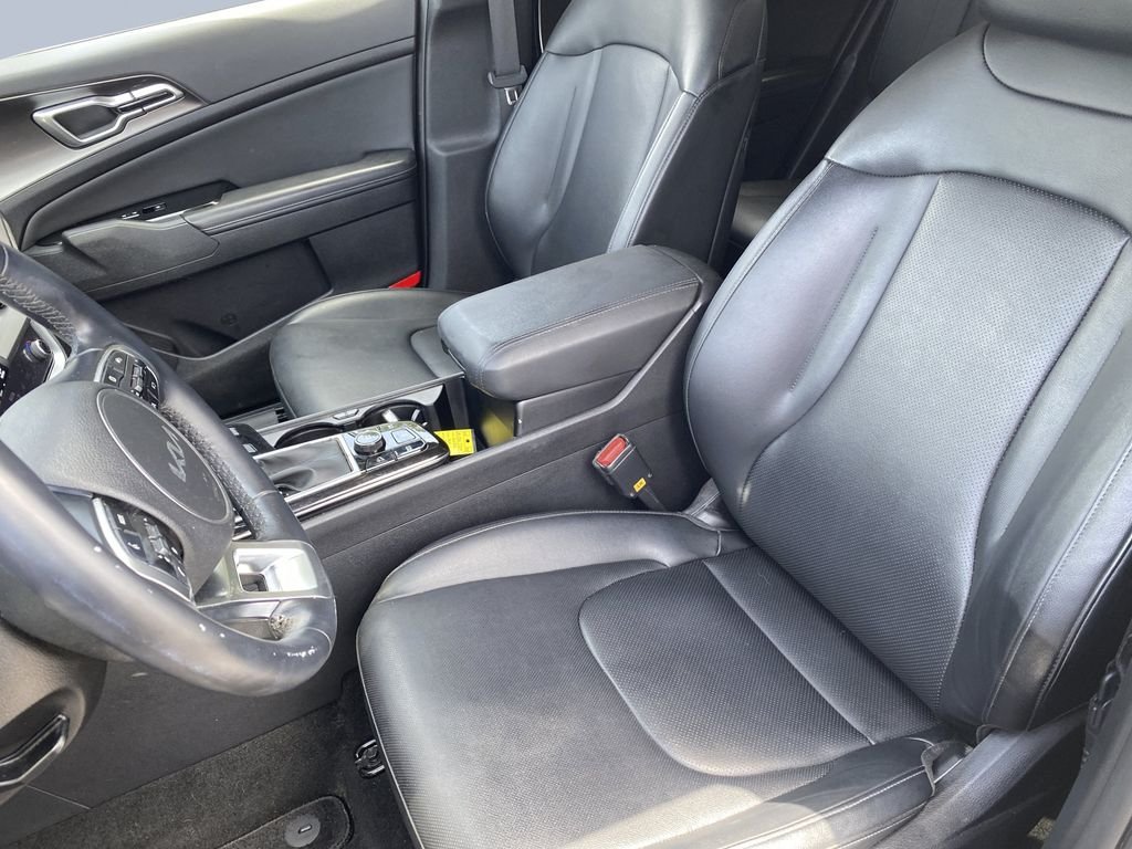 Used 2024 Everlasting Silver Kia EX image 11