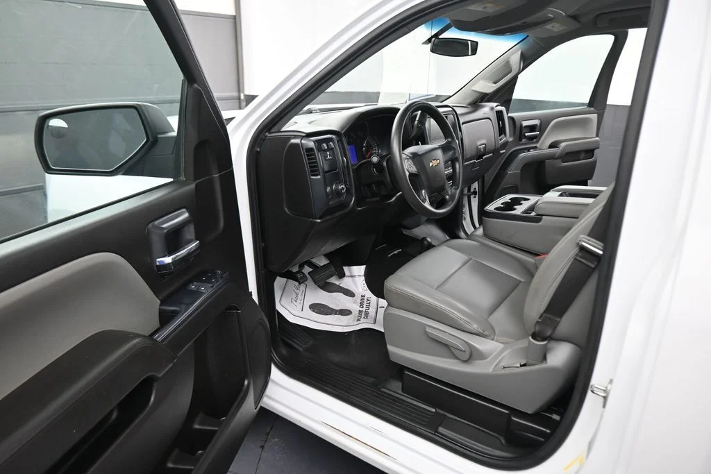 Used 2018 White Chevrolet WT image 39