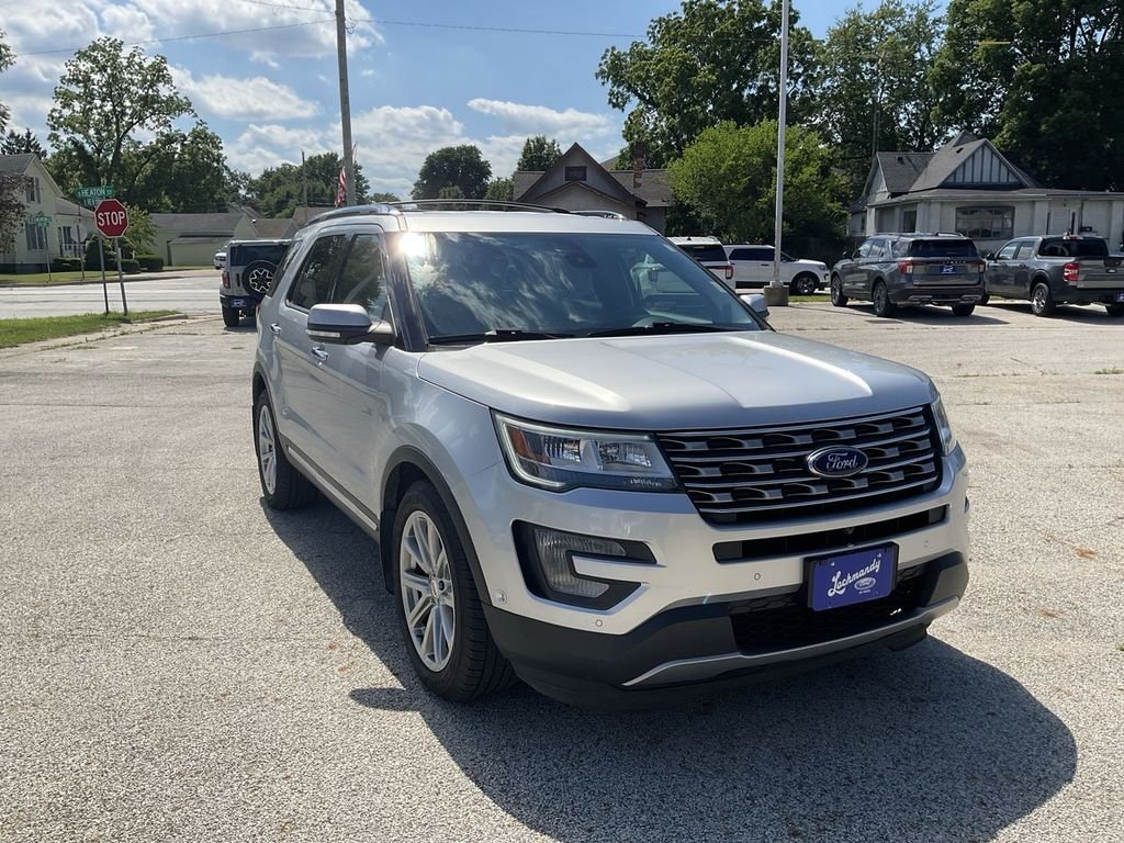 Used 2017 Silver Ford Limited image 1